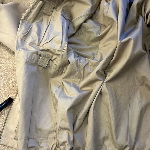 Duluth Trading Co Beige Bomber Jacket Coat Full Zip Size M Medium Rayon Blend - Picture 8 of 10